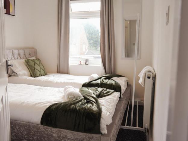 Home In Speke- 8 Mins Walk To Airport Exterior foto